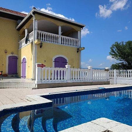 V & V Villa Lalince Exterior foto